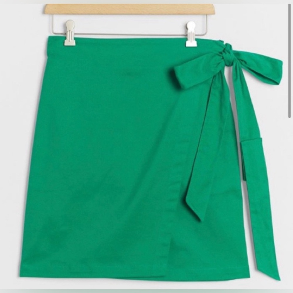 Anthropologie Iris Wrap
Mini skirt